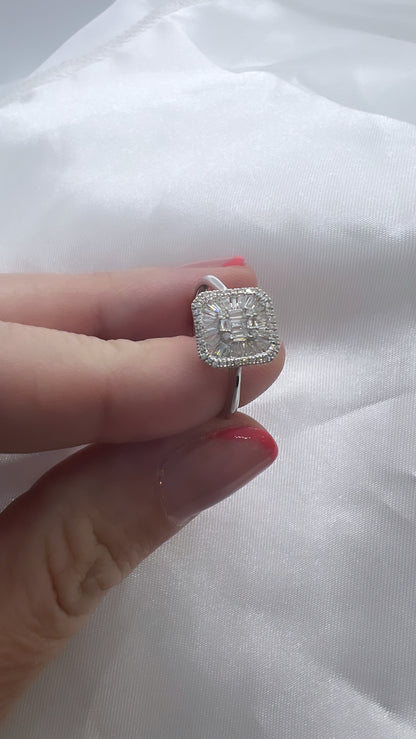 ANILLO ORO Blanco de 18 Kilates con Brillantes EN FORMA DE CUADRADO