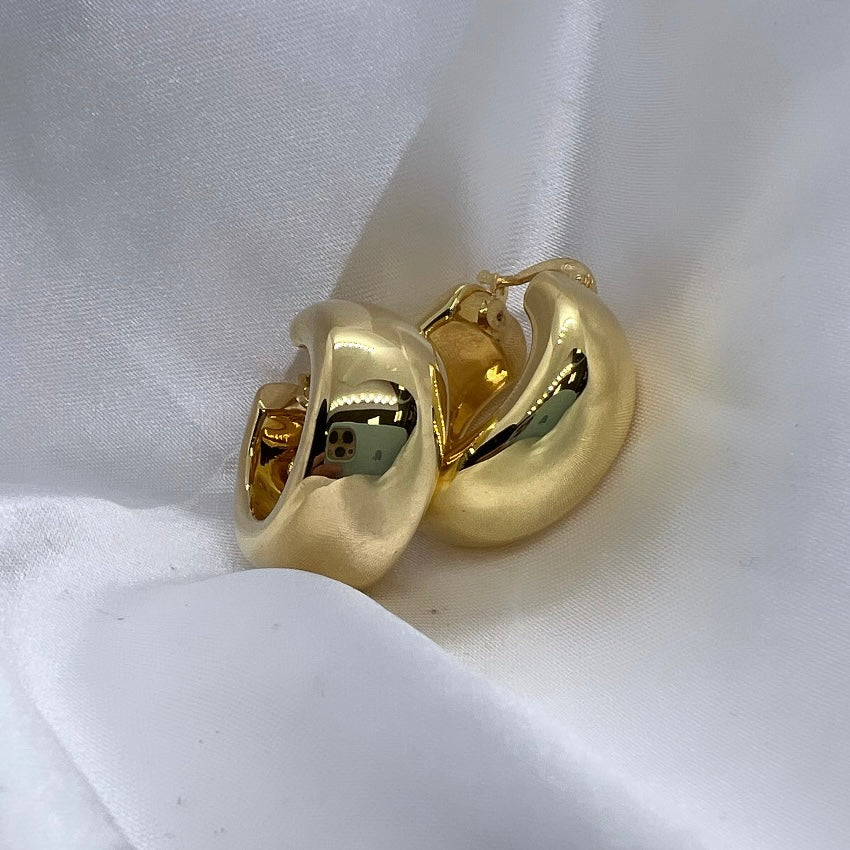 ARGOLLAS De ORO Amarillo 18 kilates &nbsp;en Forma Redonda Hueca