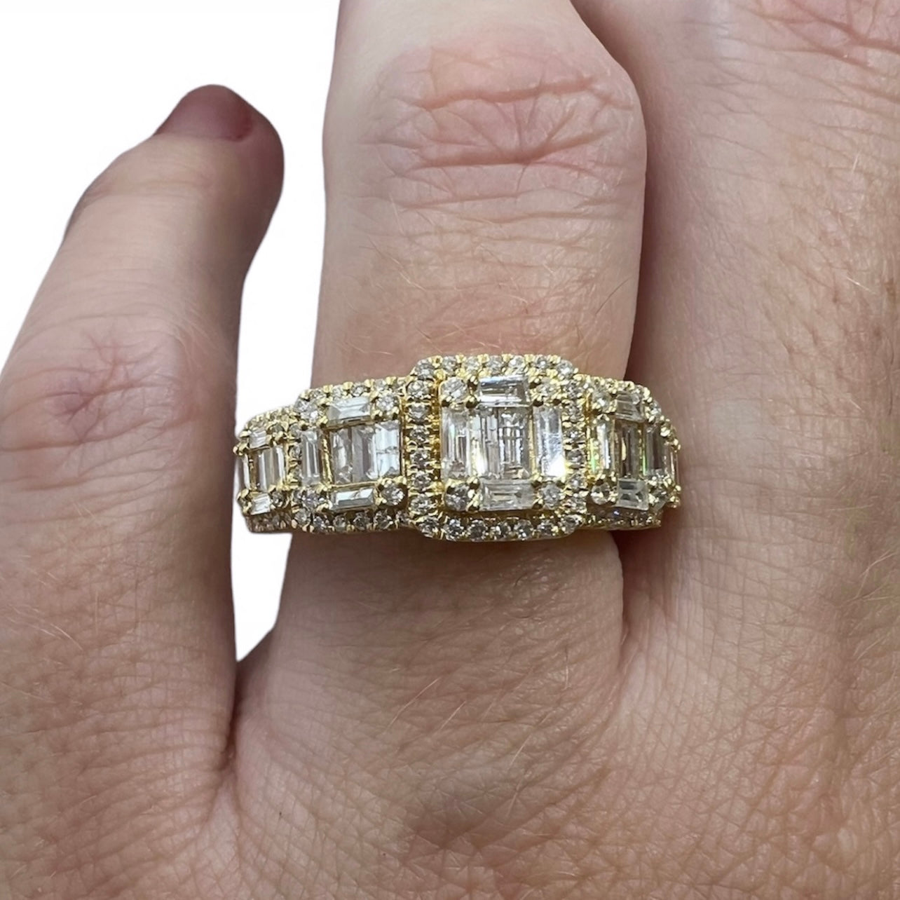 ANILLO ORO Amarillo de 18 Kilates con Brillantes