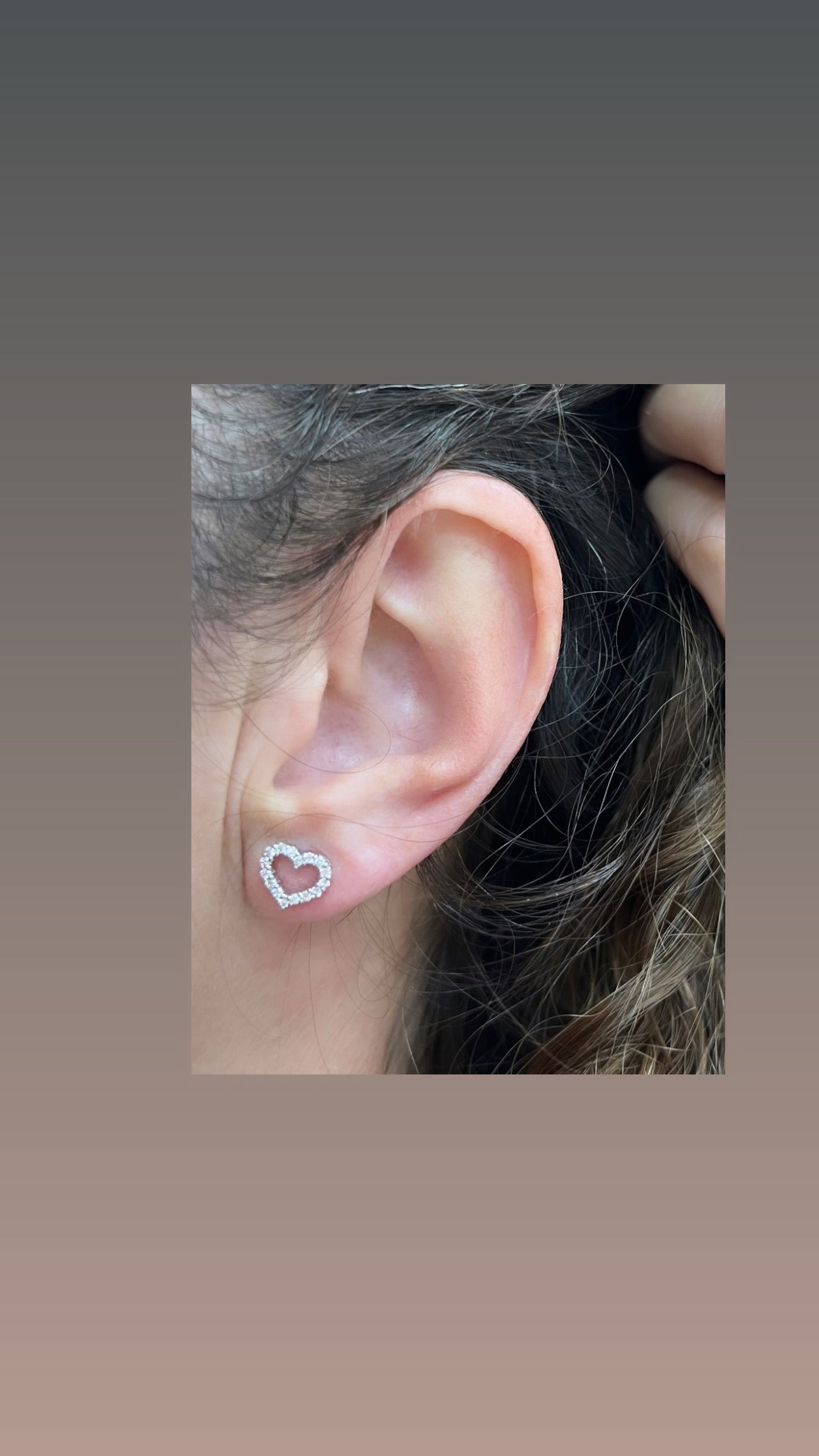 PENDIENTES de Brillantes y en Forma de corazón Oro Blanco de 18 kilates