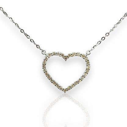 COLLAR de Oro Blanco de 18 Kilates con un Corazón con Brillantes