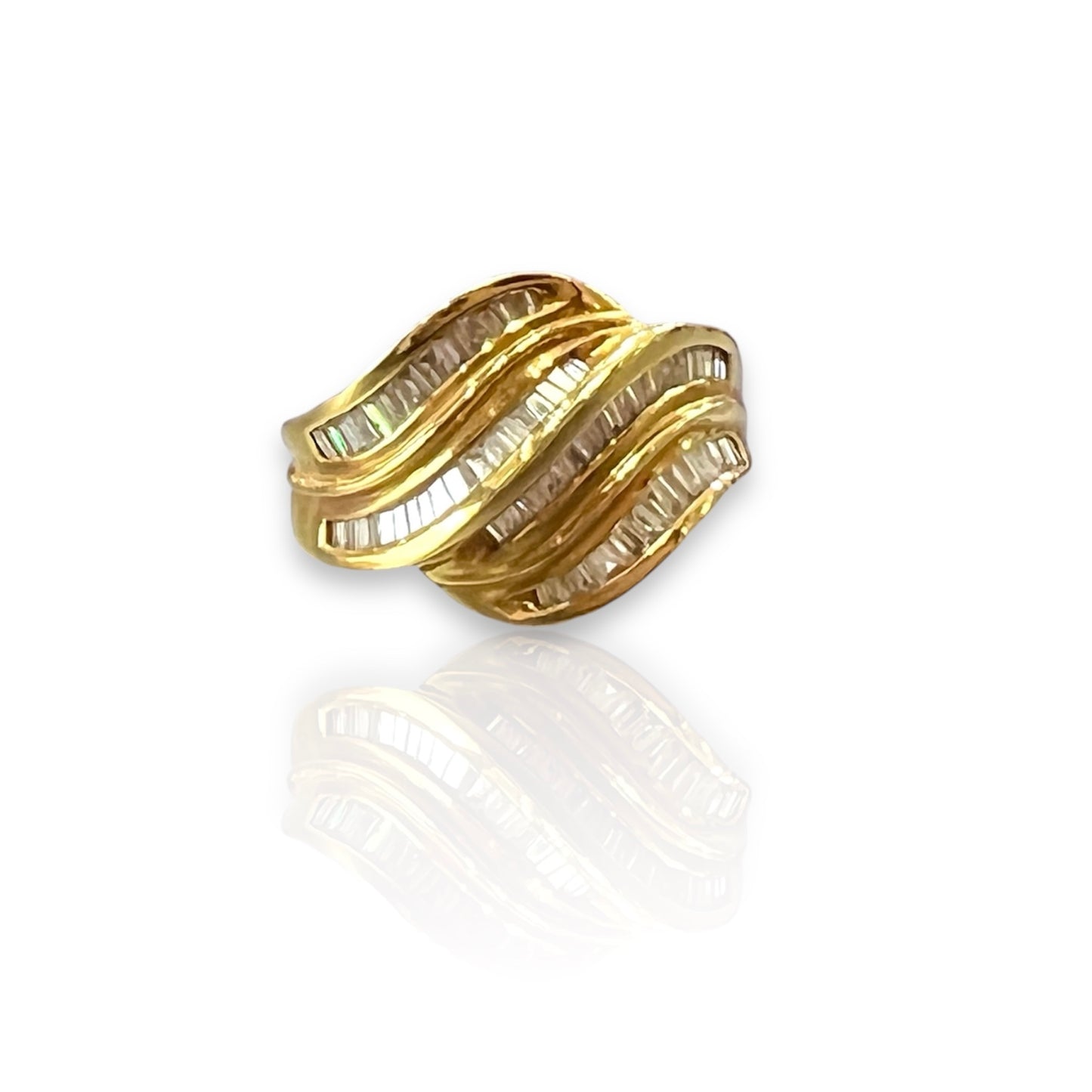 ANILLO ORO Amarillo de 18 Kilates con Brillantes