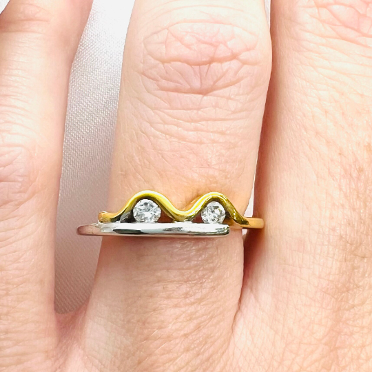 Anillo de Oro Blanco y Amarillo de 18 kilates con Brillantes