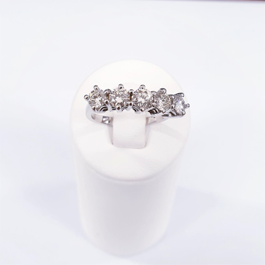 Anillo de DIAMANTES y ORO BLANCO 18 Kilates