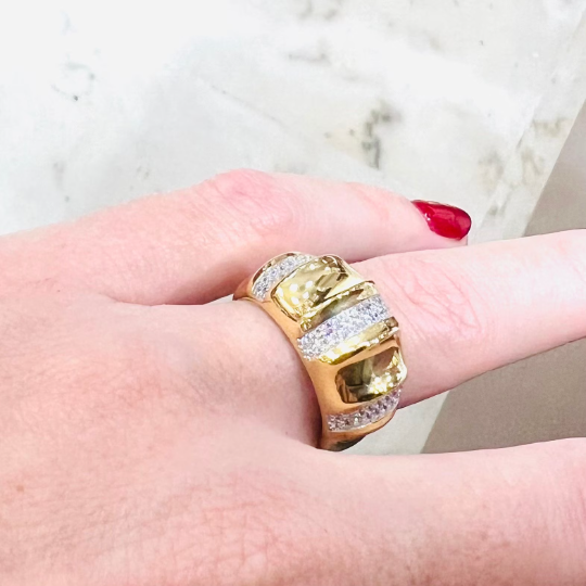 ANILLO Oro Amarillo de 18 Kilates y Circonita, ajustable a la medida que desee