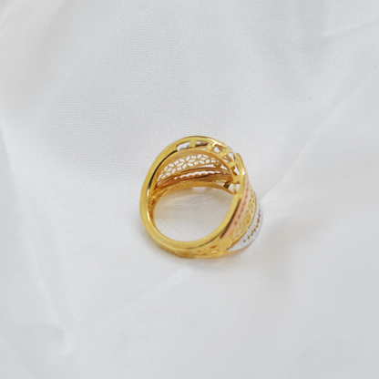 ANILLO de Oro Amarillo, Blanco y Rosa de 18 kilates, Ancho 14 mm frontal y 3.2 mm posterior, Precioso anillo 8 mariposas y 2 flores