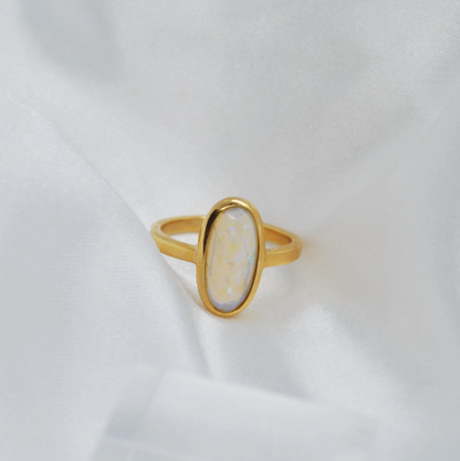 ANILLO ÓPALO en forma Oval, Anillo de Oro Amarillo 18 kl Ópalo, Ópalo Oval 13x7mm, Sortija Oro Amarillo, 4'53 gramos, Anillo Oro Opalo