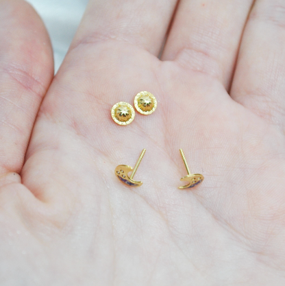 PENDIENTES LUNAS con 6 Circonitas blancas Oro 18K, Pendientes bebé ORO Amarillo 18 Kilates, Pendiente niña luna oro, Pendiente Mujer 18kl