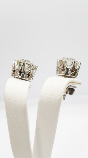 PENDIENTES DE DIAMANTES de Oro de 18 Kilates con 4.01 Kilates cada Diamante Color J