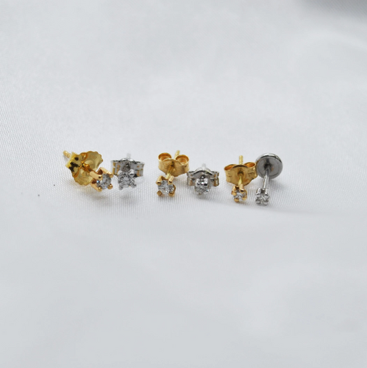 PENDIENTES de Dormilonas de 4 garras con Brillantes en Oro Amarillo y Oro Blanco de 18 kilates, Pendientes de Oro, Dormilonas de Brillantes