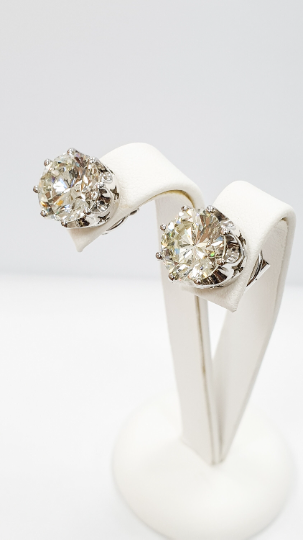 PENDIENTES DE DIAMANTES de Oro de 18 Kilates con 4.01 Kilates cada Diamante Color J