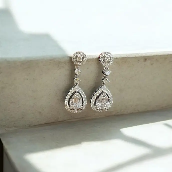 PENDIENTES De BRILLANTES  Gotas Colgantes de Oro Amarillo de 18 kilates