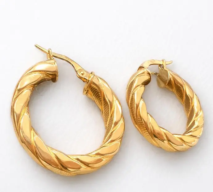 ARGOLLAS De ORO Amarillo 18 kilates , Arete trenzado Labrado y liso