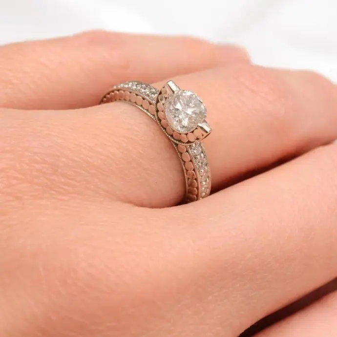 ANILLO SOLITARIO BRILLANTES Oro Blanco 18 kilates