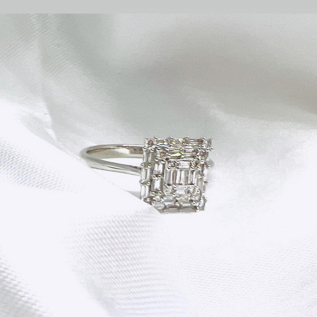 ANILLO cuadrado ORO Blanco de 18 Kilates con Brillantes