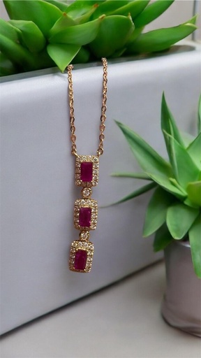 [Col 18] COLLAR de Oro Amarillo de 18 kilates con 3 Rubíes y Brillantes 