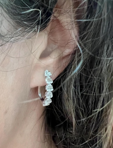 [P 1083] Argolla DE BRILLANTES en Oro blanco 18 k con 6 Corazones cada pendiente