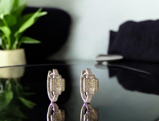 [P 1052] Argollas de ORO Blanco 18k Diamantes, Aros  2.7 gramos, Aretes de ORO Brillantes,Oro Blanco 18k, Diámetro 1.5 cm, Pendientes Mujer