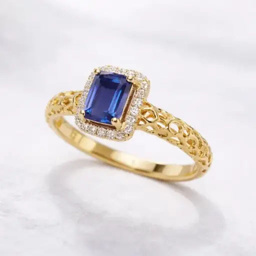 [P1128] ANILLO ORO Amarillo de 18 Kilates con Brillantes y Zafiro rectangular
