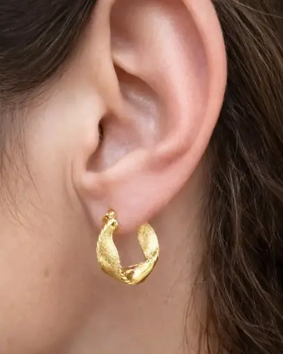[A 80] ARGOLLAS De ORO Amarillo 18 kilates , Arete trenzado mate y brillante