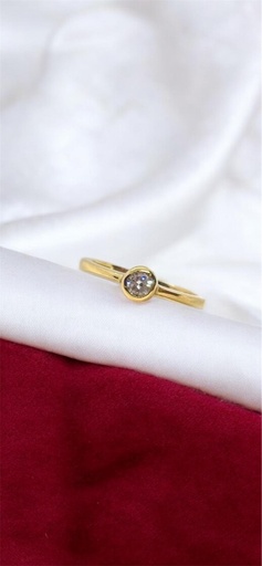 [A 64] ANILLO COMPROMISO Mujer, Oro Amarillo de 18 Kilates y un Brillante Central