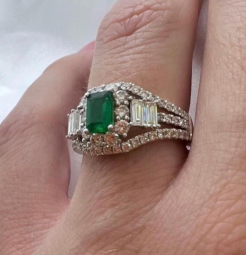 [P 1013] ANILLO de ESMERALDA Rectangular Colombiana y BRILLANTES en Oro Blanco 18 k