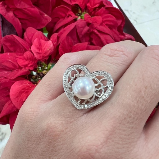 [P 1091] Anillo en forma de Corazón con PERLA CULTIVADA Japonesa, Oro de 18 kilates