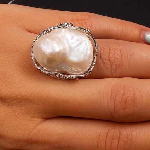 [P1094] PRECIOSO ANILLO de PERLA Cultivada Barroca Natural y Oro Blanco de 18 Kilates